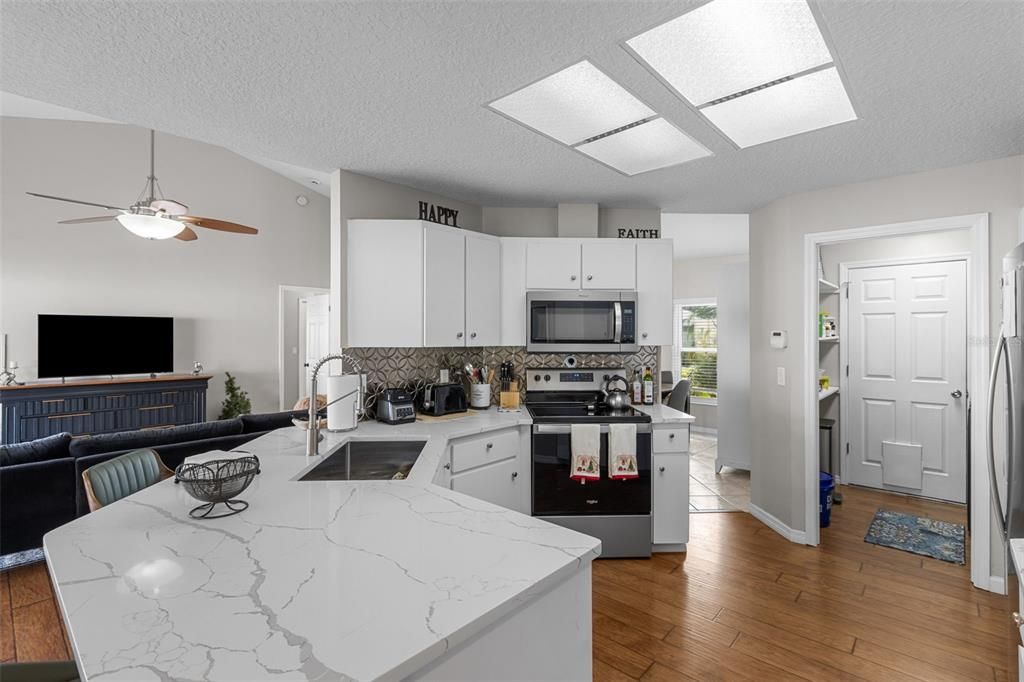 For Sale: $415,000 (3 beds, 2 baths, 1487 Square Feet)