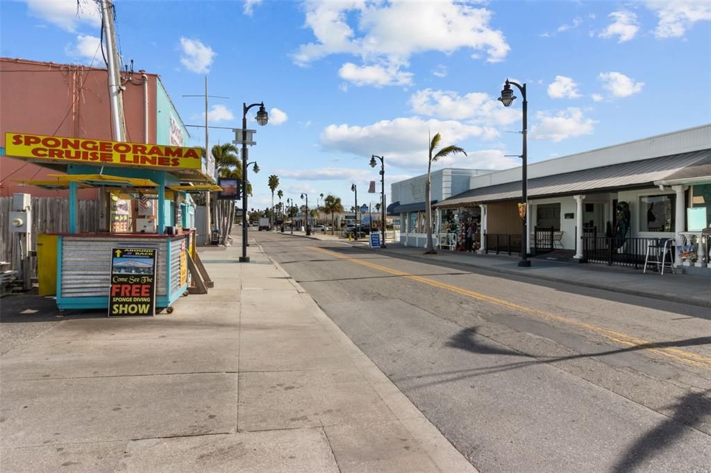 For Sale: $415,000 (3 beds, 2 baths, 1487 Square Feet)