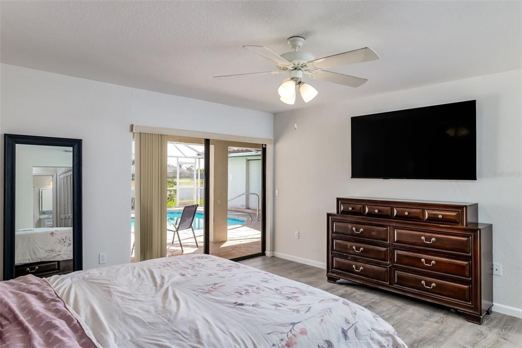 Activo con contrato: $399,000 (3 camas, 3 baños, 2277 Pies cuadrados)