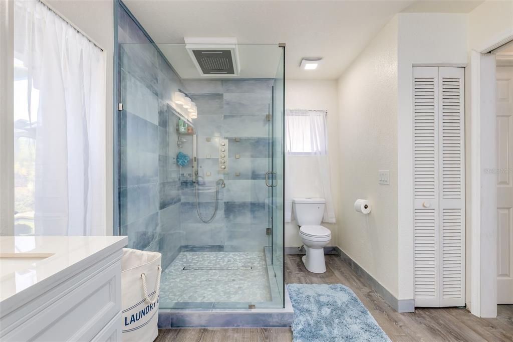Activo con contrato: $399,000 (3 camas, 3 baños, 2277 Pies cuadrados)