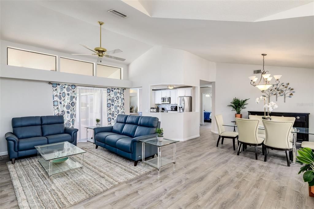 Activo con contrato: $399,000 (3 camas, 3 baños, 2277 Pies cuadrados)