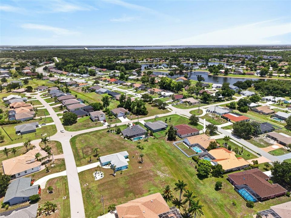 Activo con contrato: $399,000 (3 camas, 3 baños, 2277 Pies cuadrados)