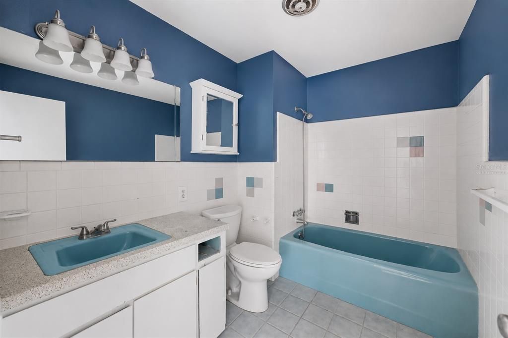 En Venta: $1,295,000 (3 camas, 3 baños, 2218 Pies cuadrados)