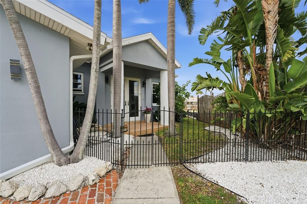 En Venta: $1,295,000 (3 camas, 3 baños, 2218 Pies cuadrados)