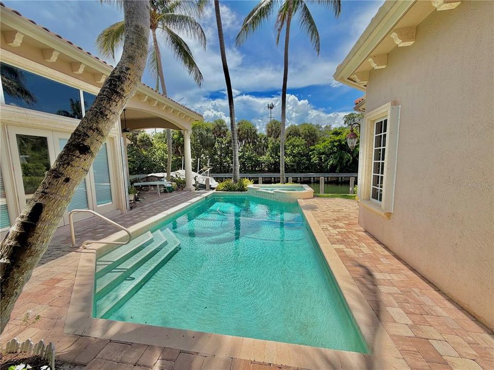 For Sale: $3,999,999 (4 beds, 4 baths, 4044 Square Feet)