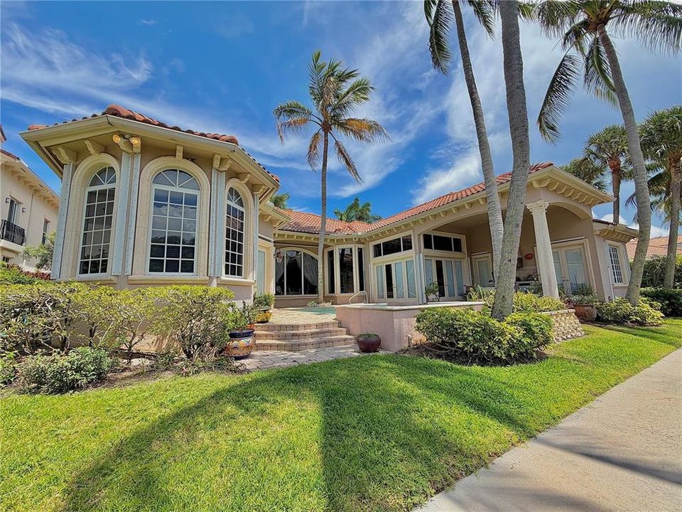 For Sale: $3,999,999 (4 beds, 4 baths, 4044 Square Feet)