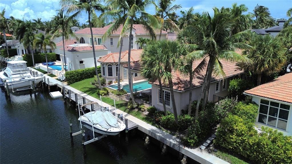 For Sale: $3,999,999 (4 beds, 4 baths, 4044 Square Feet)