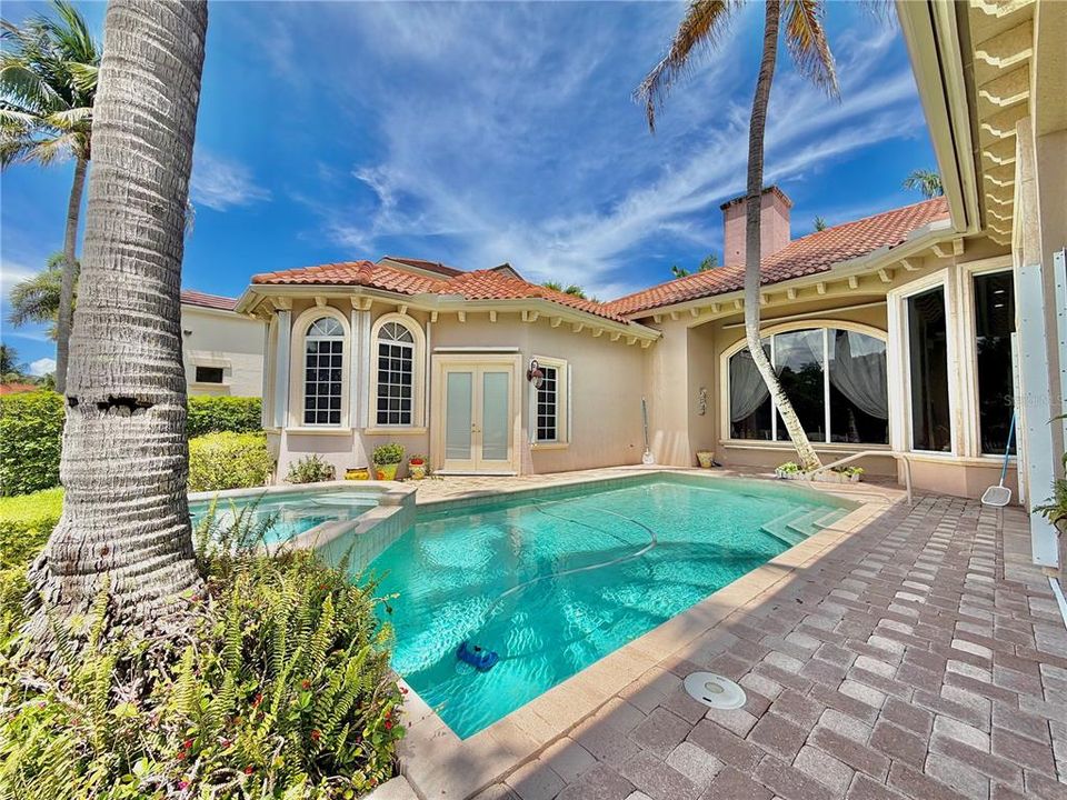 For Sale: $3,999,999 (4 beds, 4 baths, 4044 Square Feet)