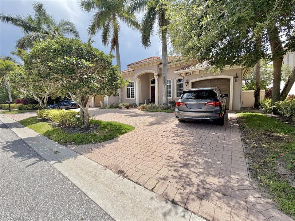 For Sale: $3,999,999 (4 beds, 4 baths, 4044 Square Feet)