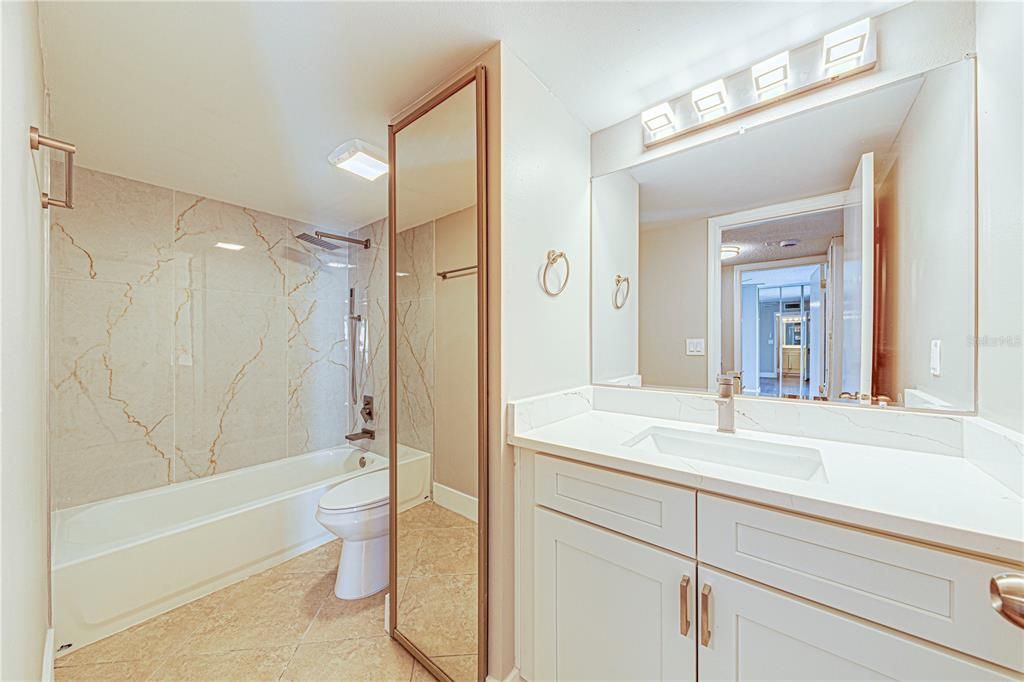 For Sale: $169,900 (2 beds, 2 baths, 1288 Square Feet)
