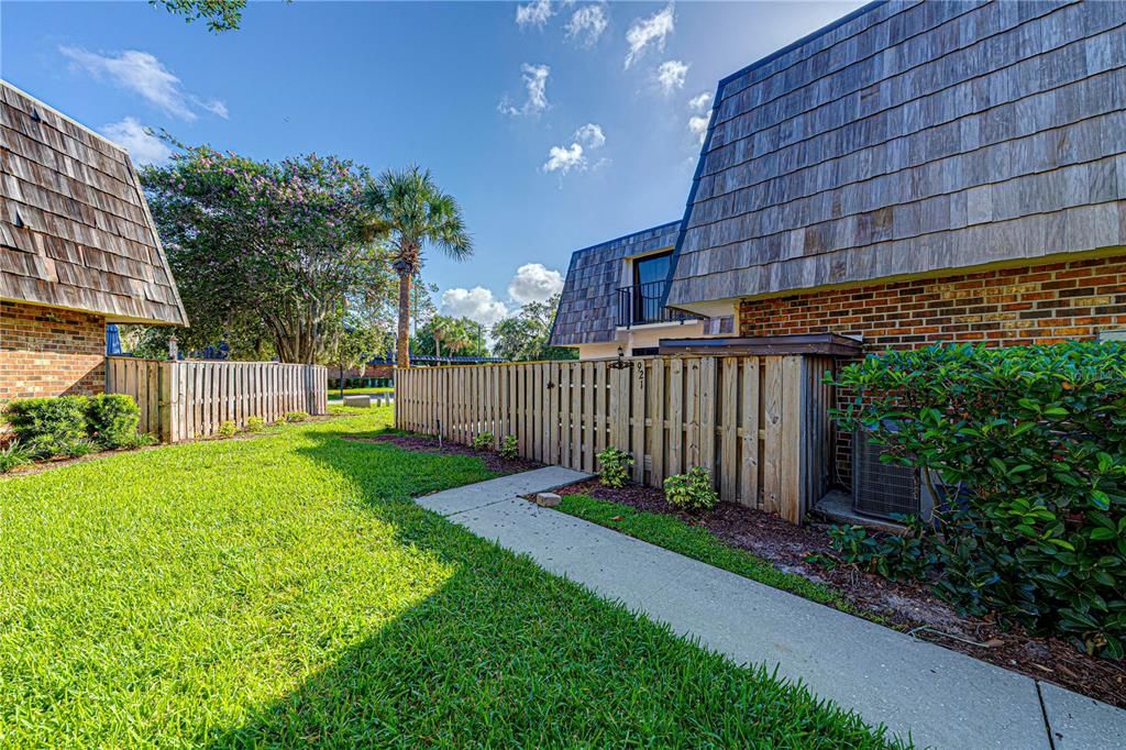 For Sale: $169,900 (2 beds, 2 baths, 1288 Square Feet)