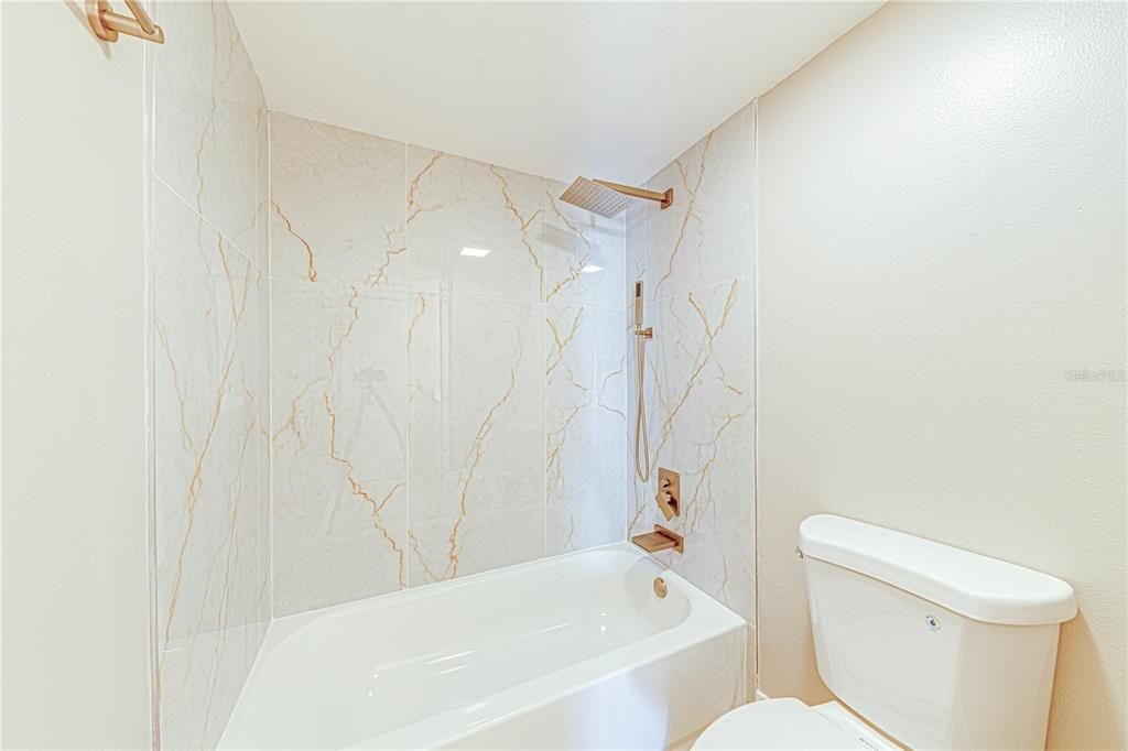 For Sale: $169,900 (2 beds, 2 baths, 1288 Square Feet)