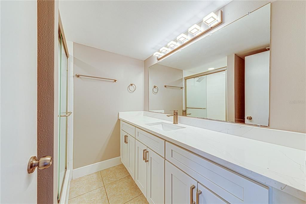 For Sale: $169,900 (2 beds, 2 baths, 1288 Square Feet)
