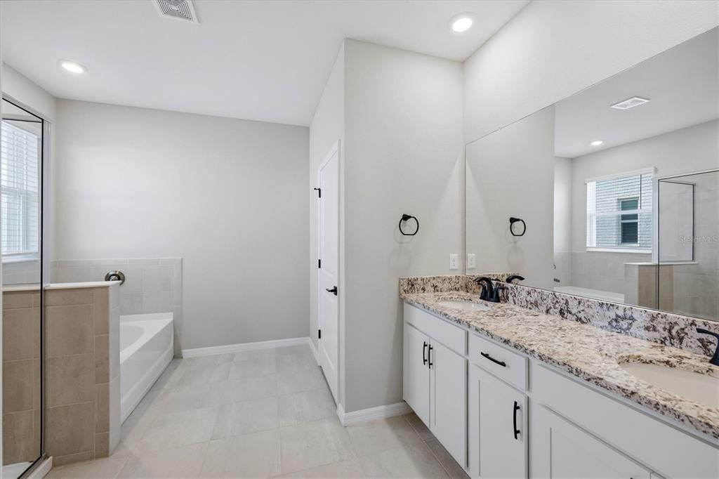 For Sale: $419,000 (4 beds, 2 baths, 2043 Square Feet)