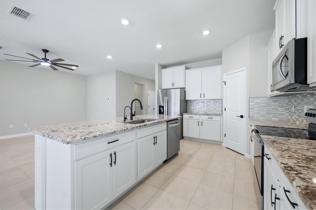 For Sale: $419,000 (4 beds, 2 baths, 2043 Square Feet)