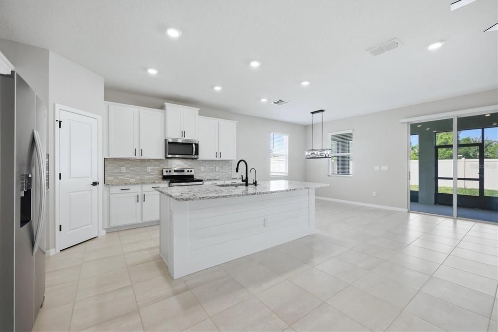 For Sale: $419,000 (4 beds, 2 baths, 2043 Square Feet)
