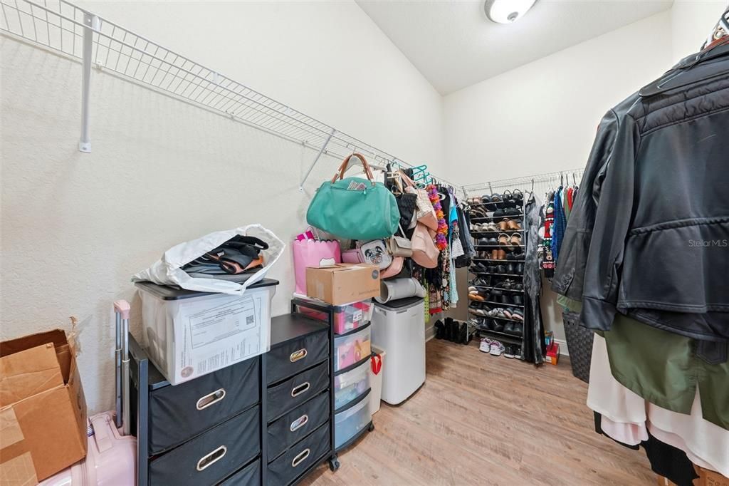 For Sale: $379,000 (3 beds, 2 baths, 1832 Square Feet)