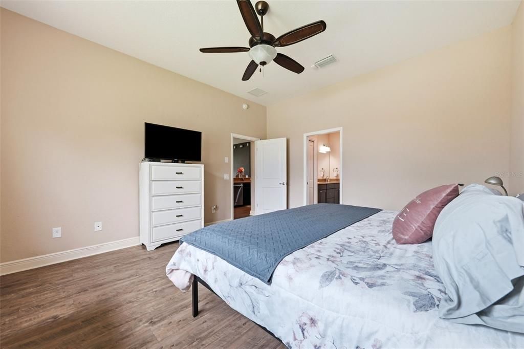 For Sale: $379,000 (3 beds, 2 baths, 1832 Square Feet)