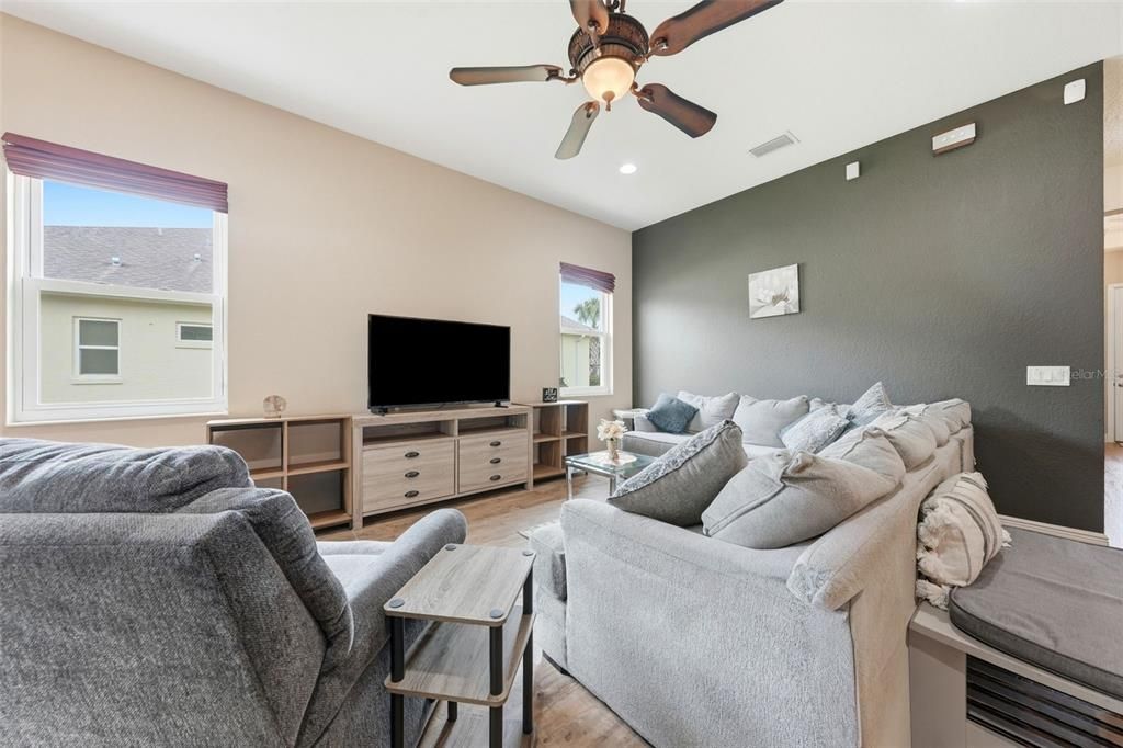 For Sale: $379,000 (3 beds, 2 baths, 1832 Square Feet)