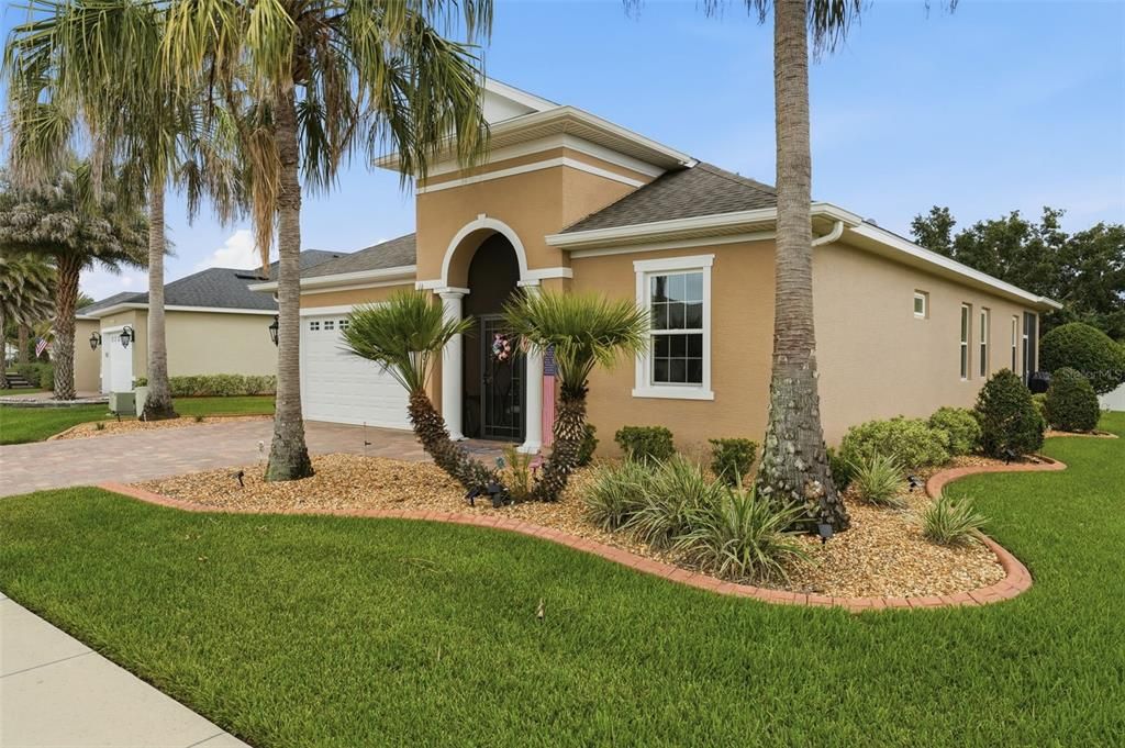 For Sale: $379,000 (3 beds, 2 baths, 1832 Square Feet)