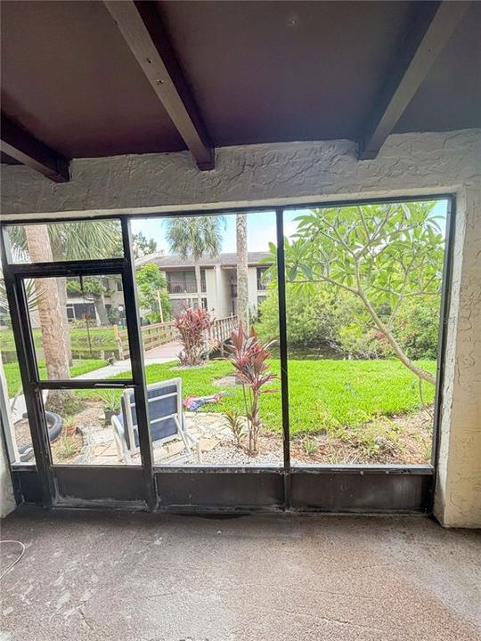 For Sale: $144,900 (2 beds, 2 baths, 1077 Square Feet)