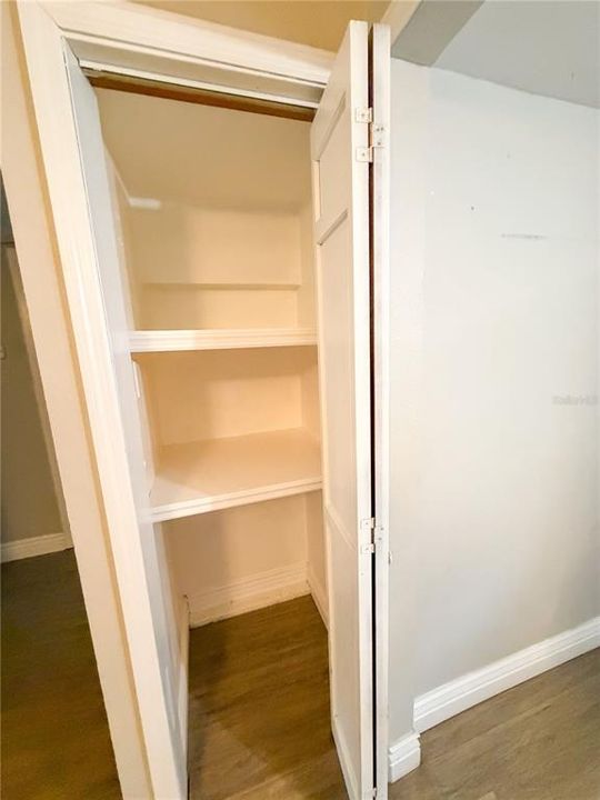 For Sale: $144,900 (2 beds, 2 baths, 1077 Square Feet)
