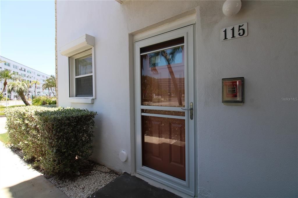 For Sale: $209,000 (2 beds, 2 baths, 1250 Square Feet)