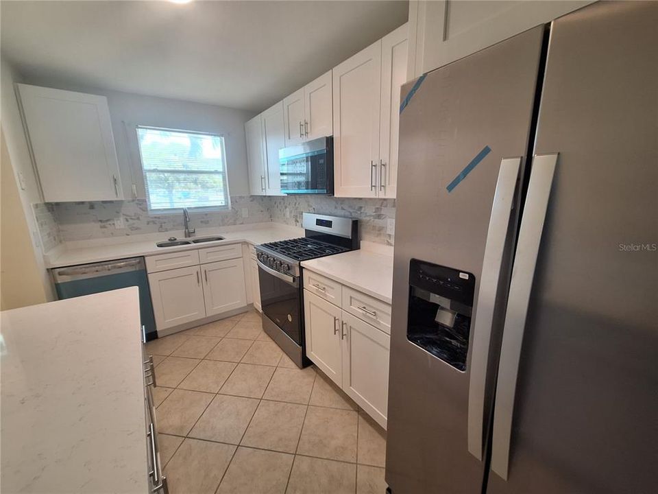 For Sale: $209,000 (2 beds, 2 baths, 1250 Square Feet)