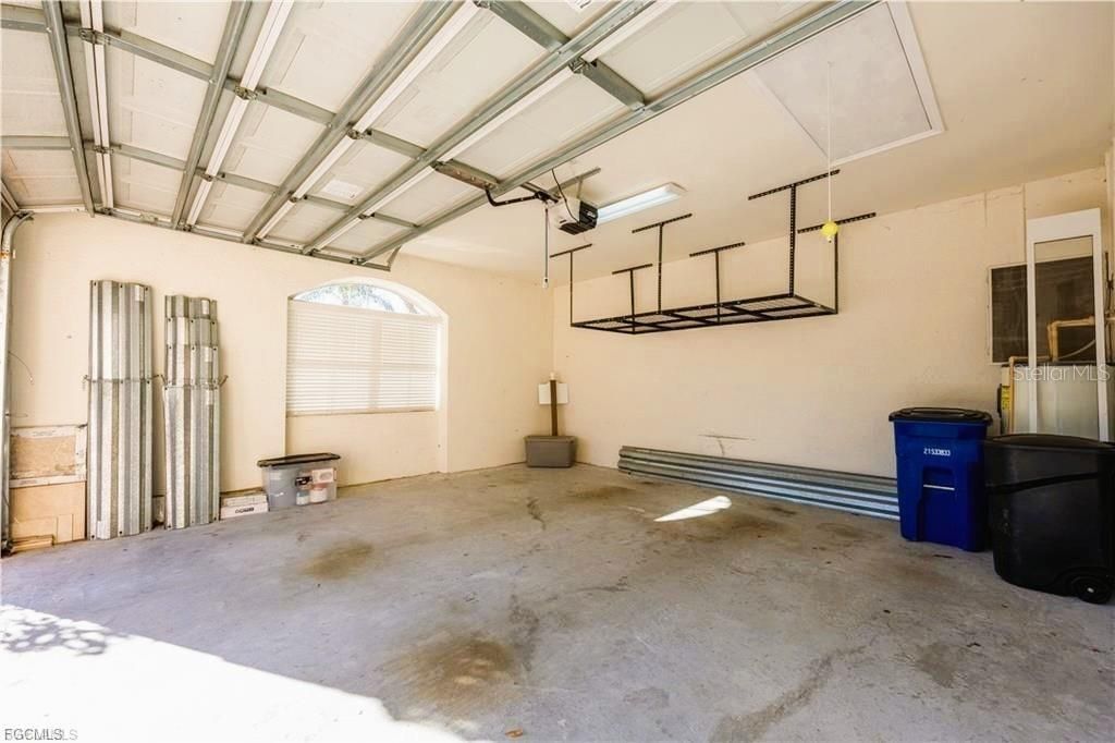 На продажу: $319,999 (2 спален, 2 ванн, 2174 Квадратных фут)