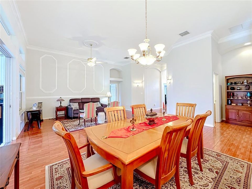 For Sale: $399,000 (2 beds, 2 baths, 2634 Square Feet)