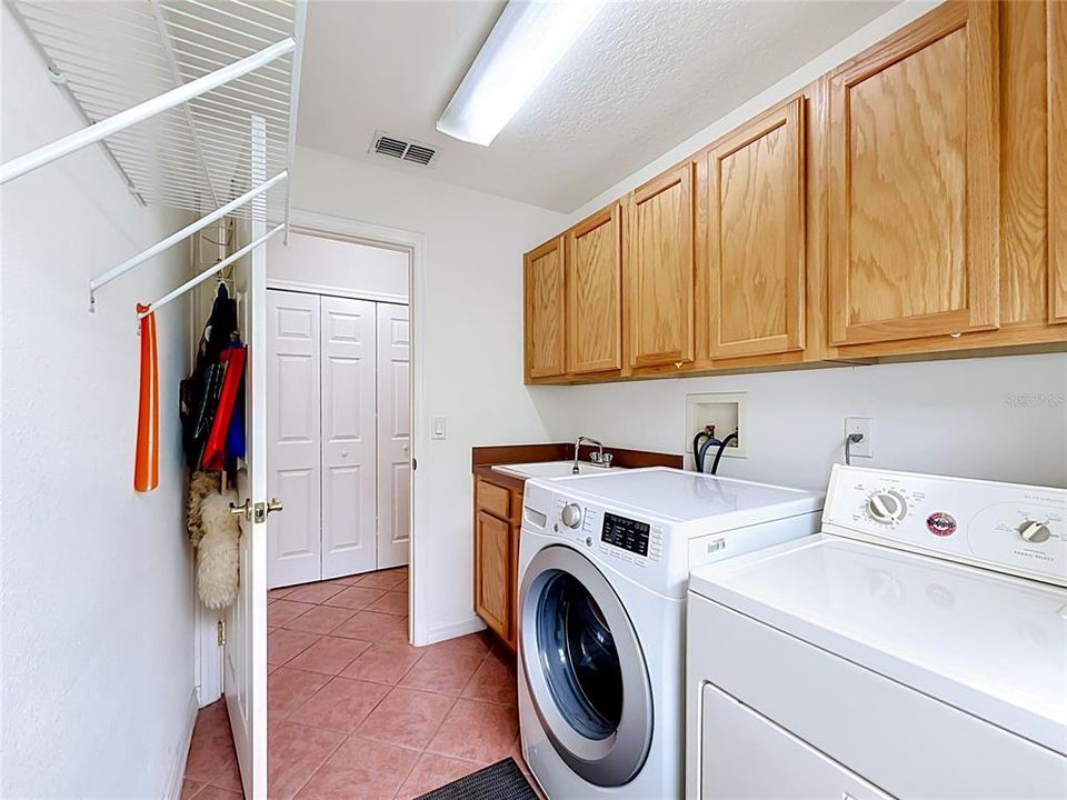 For Sale: $399,000 (2 beds, 2 baths, 2634 Square Feet)