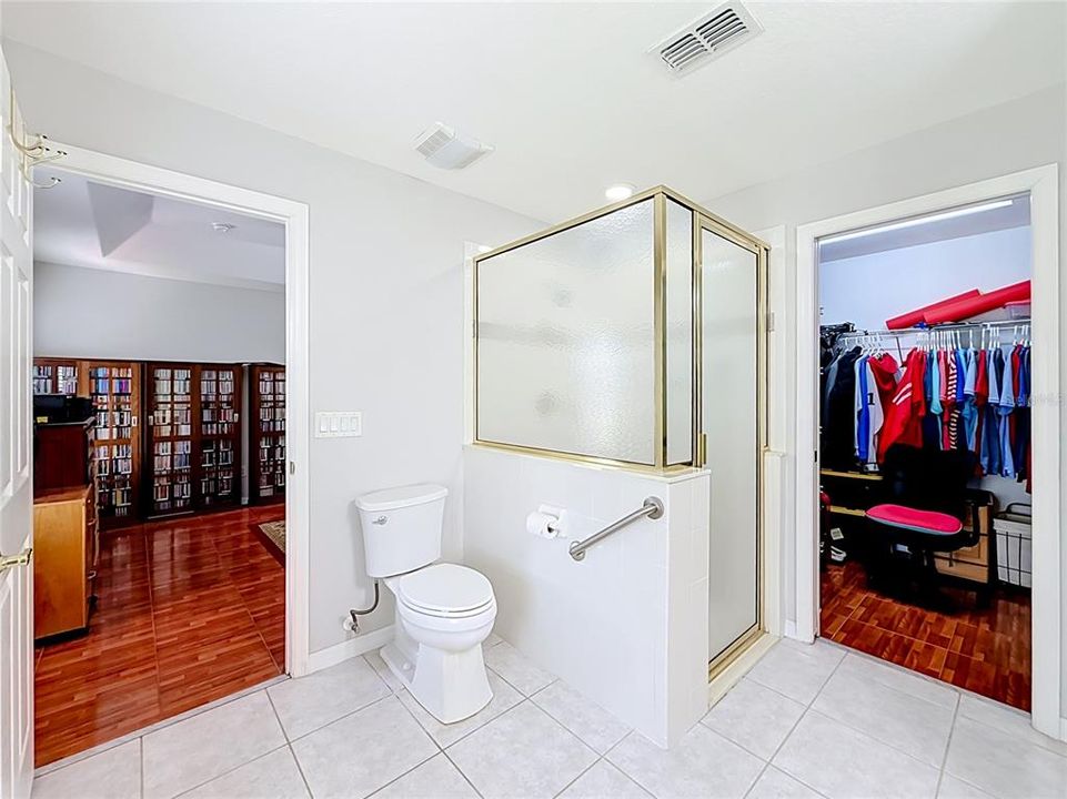 For Sale: $399,000 (2 beds, 2 baths, 2634 Square Feet)