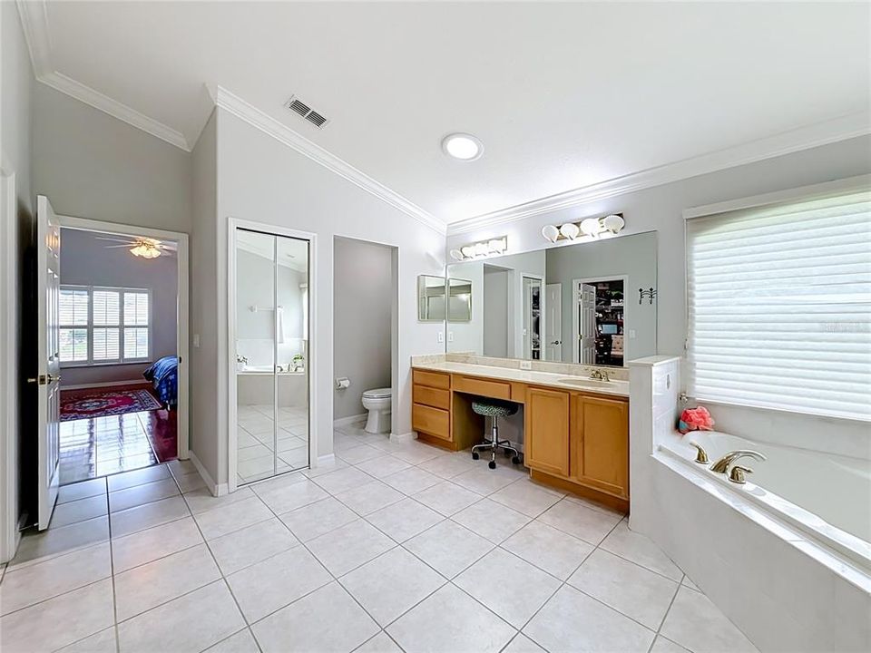 For Sale: $399,000 (2 beds, 2 baths, 2634 Square Feet)