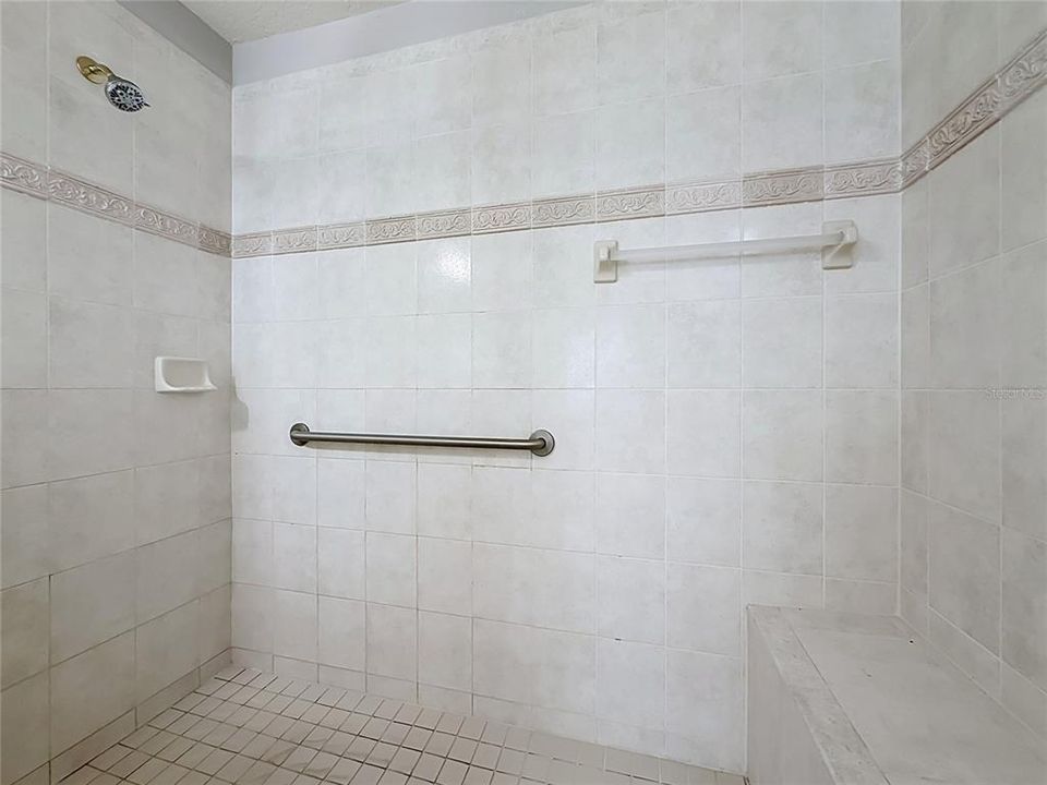 For Sale: $399,000 (2 beds, 2 baths, 2634 Square Feet)