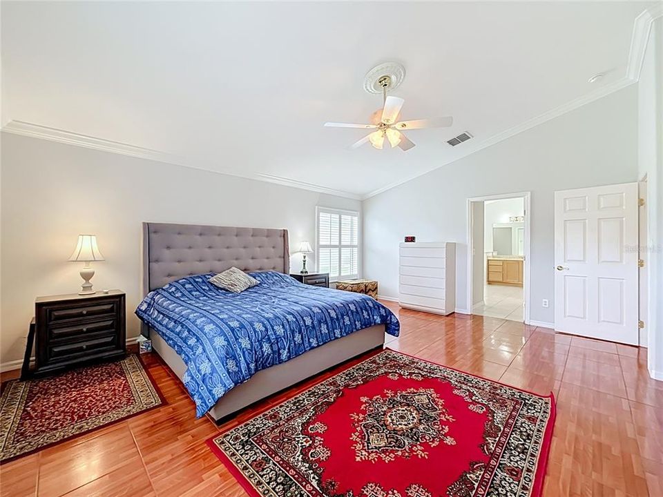 For Sale: $399,000 (2 beds, 2 baths, 2634 Square Feet)