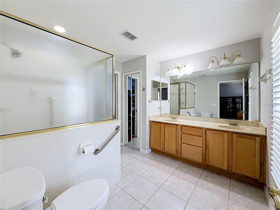 For Sale: $399,000 (2 beds, 2 baths, 2634 Square Feet)