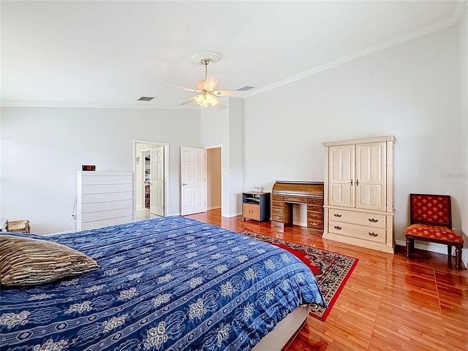 For Sale: $399,000 (2 beds, 2 baths, 2634 Square Feet)