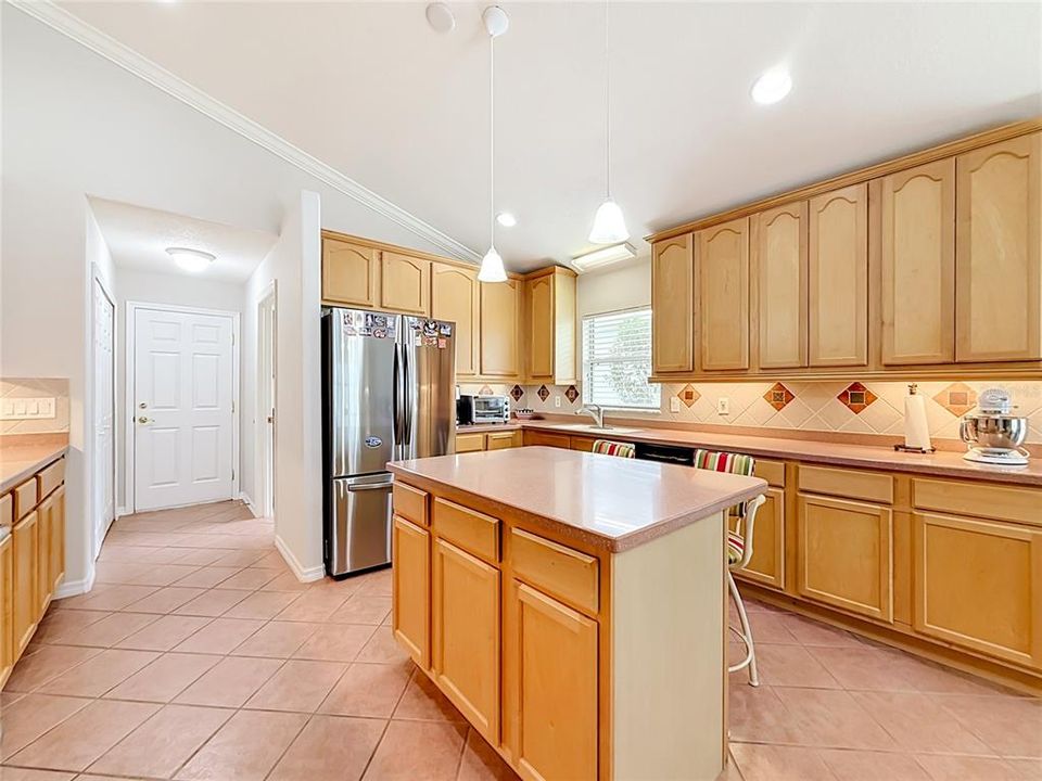 For Sale: $399,000 (2 beds, 2 baths, 2634 Square Feet)