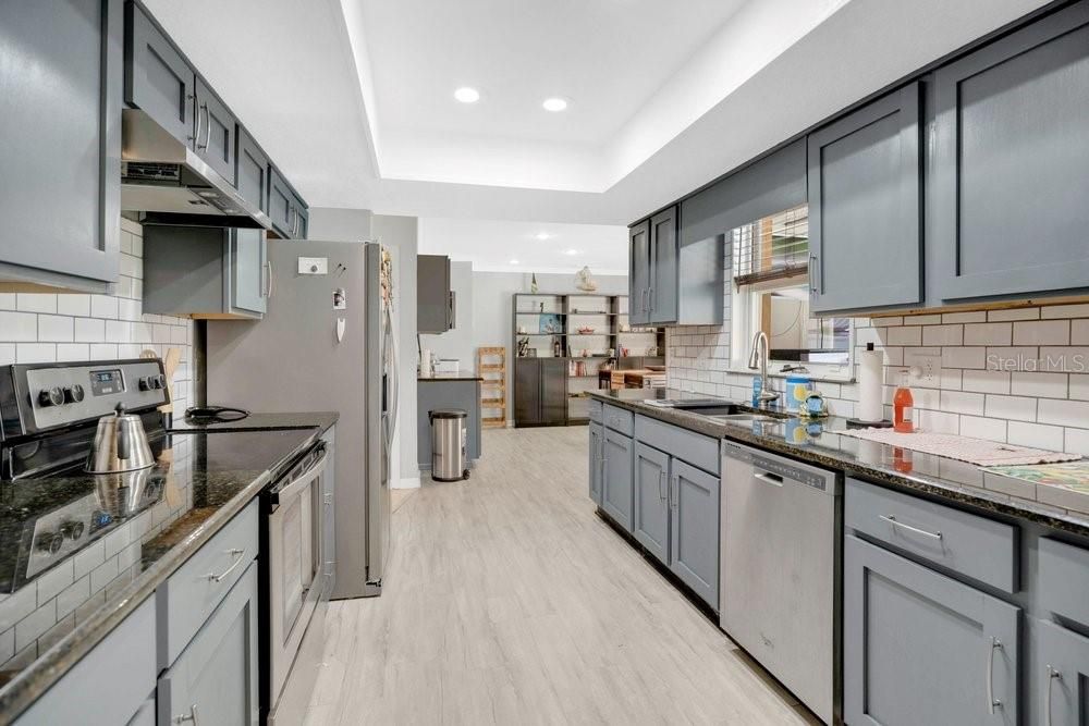 For Sale: $350,000 (4 beds, 2 baths, 1892 Square Feet)