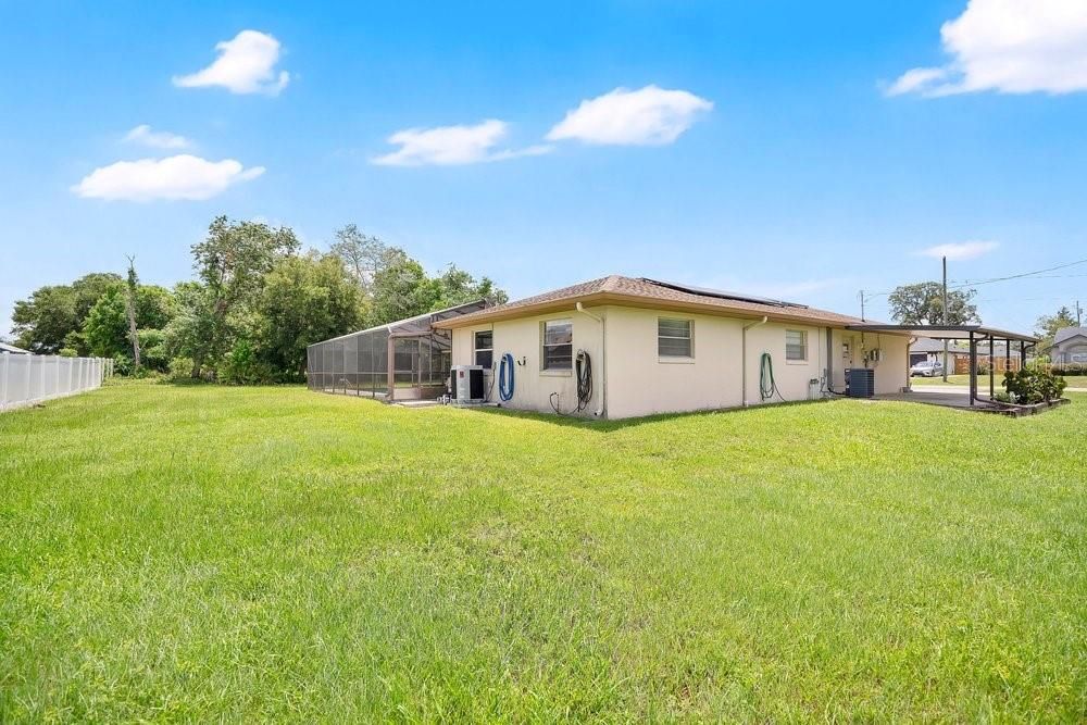 For Sale: $350,000 (4 beds, 2 baths, 1892 Square Feet)