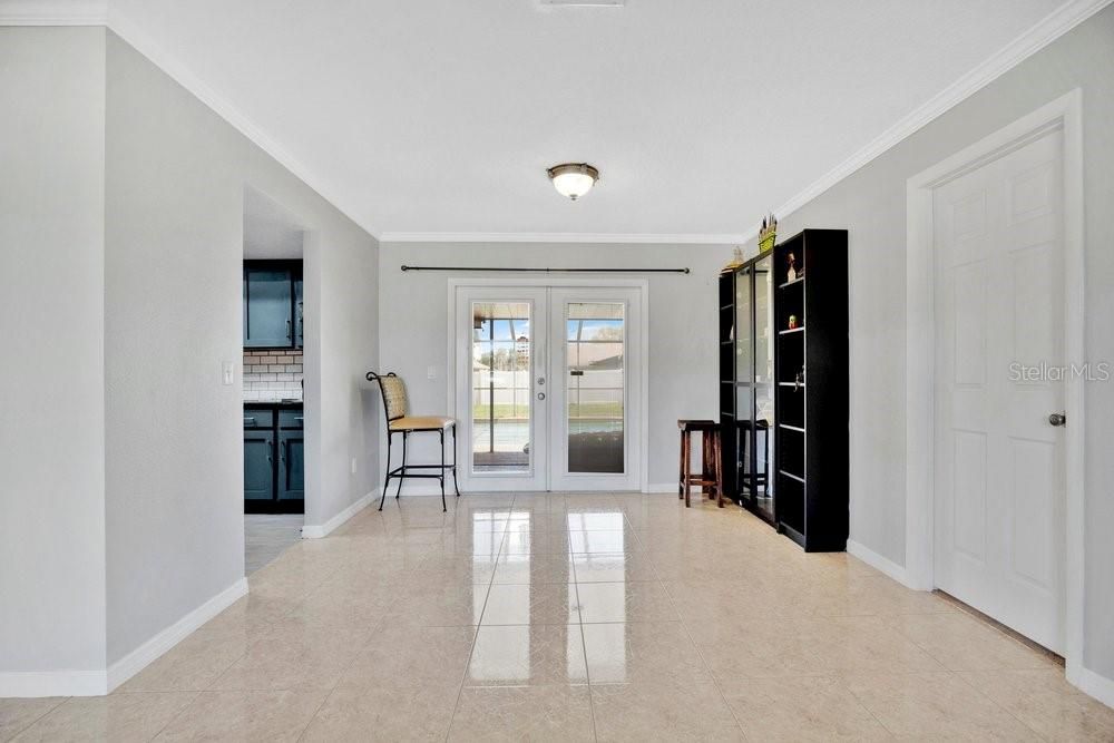 For Sale: $350,000 (4 beds, 2 baths, 1892 Square Feet)
