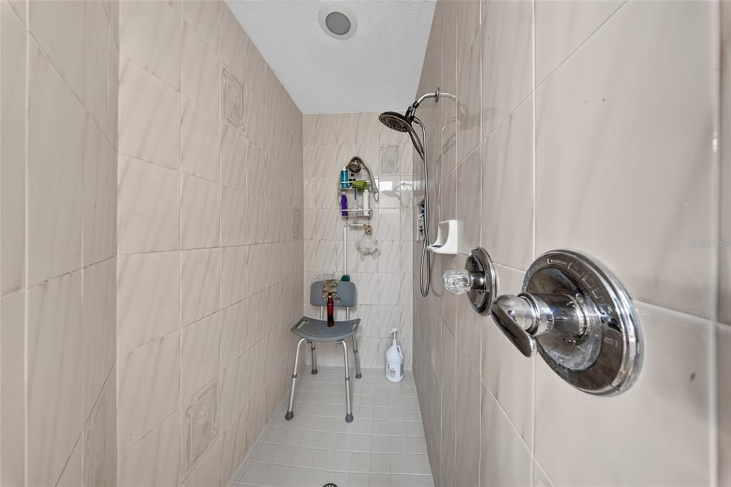 For Sale: $680,000 (4 beds, 3 baths, 3184 Square Feet)
