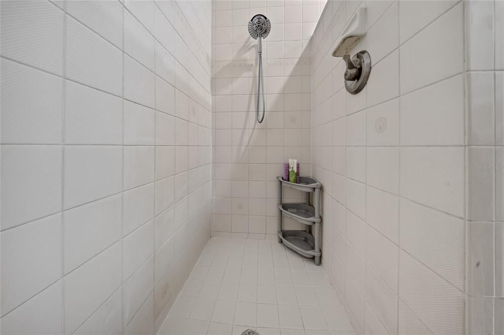 For Sale: $680,000 (4 beds, 3 baths, 3184 Square Feet)