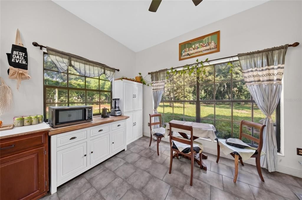 For Sale: $680,000 (4 beds, 3 baths, 3184 Square Feet)