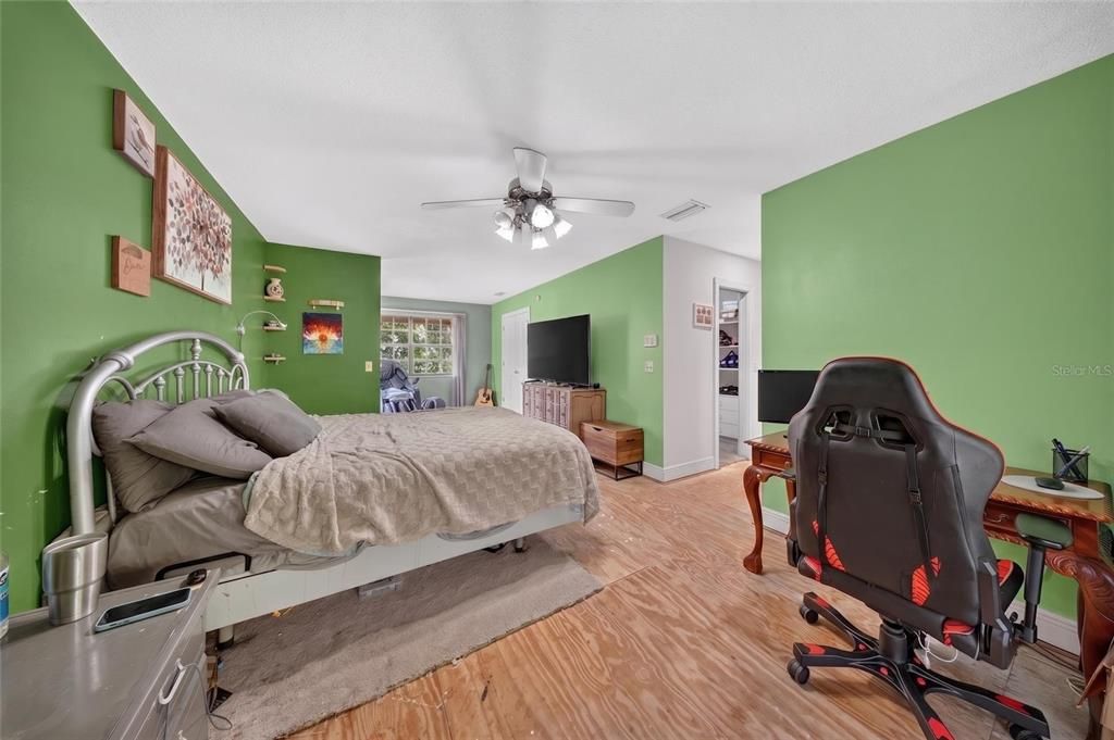 For Sale: $680,000 (4 beds, 3 baths, 3184 Square Feet)