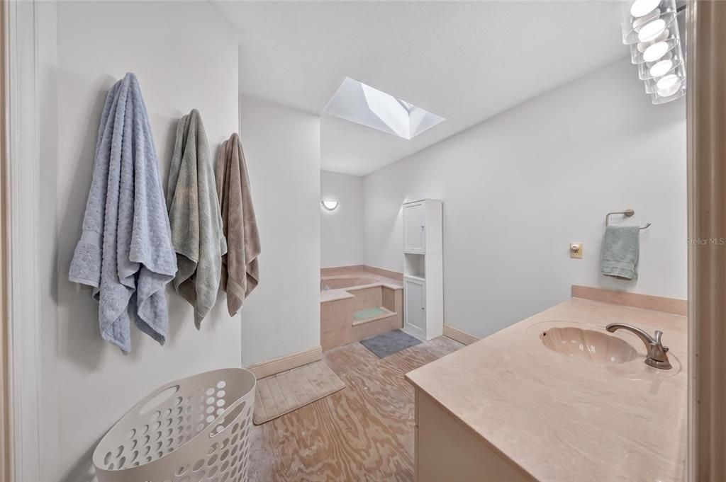 For Sale: $680,000 (4 beds, 3 baths, 3184 Square Feet)