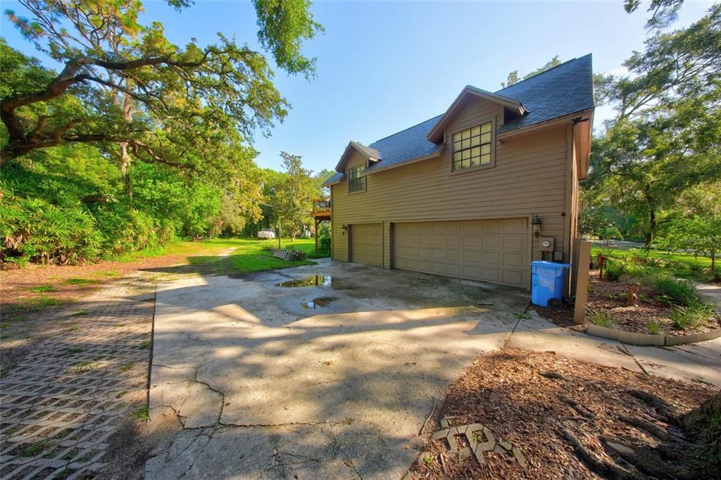 For Sale: $680,000 (4 beds, 3 baths, 3184 Square Feet)
