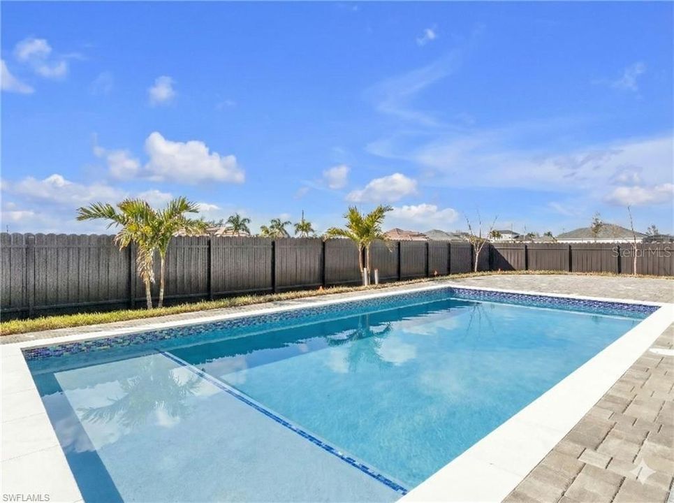 For Sale: $399,000 (3 beds, 2 baths, 1554 Square Feet)