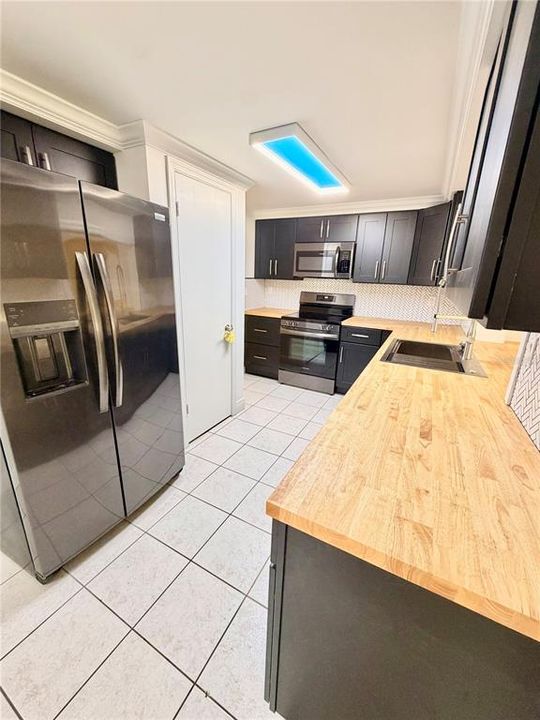 For Sale: $199,900 (2 beds, 2 baths, 1344 Square Feet)