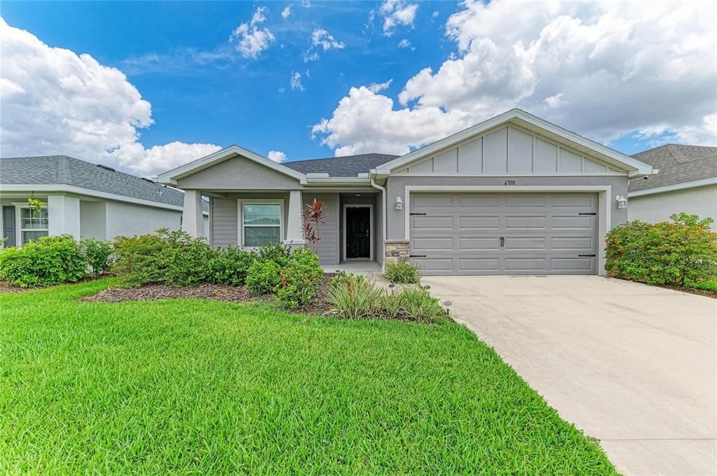For Sale: $399,000 (4 beds, 2 baths, 1705 Square Feet)